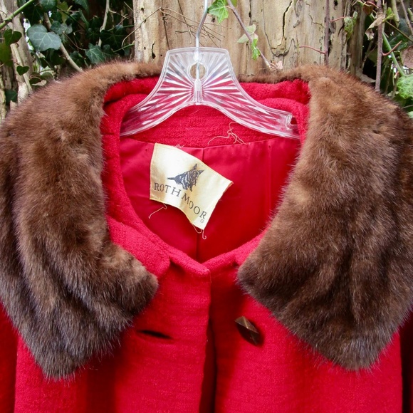 vintage 1960s Rothmoor red wool coat with mink collar, Mary Tyler Moore, b 40 - Picture 3 of 11